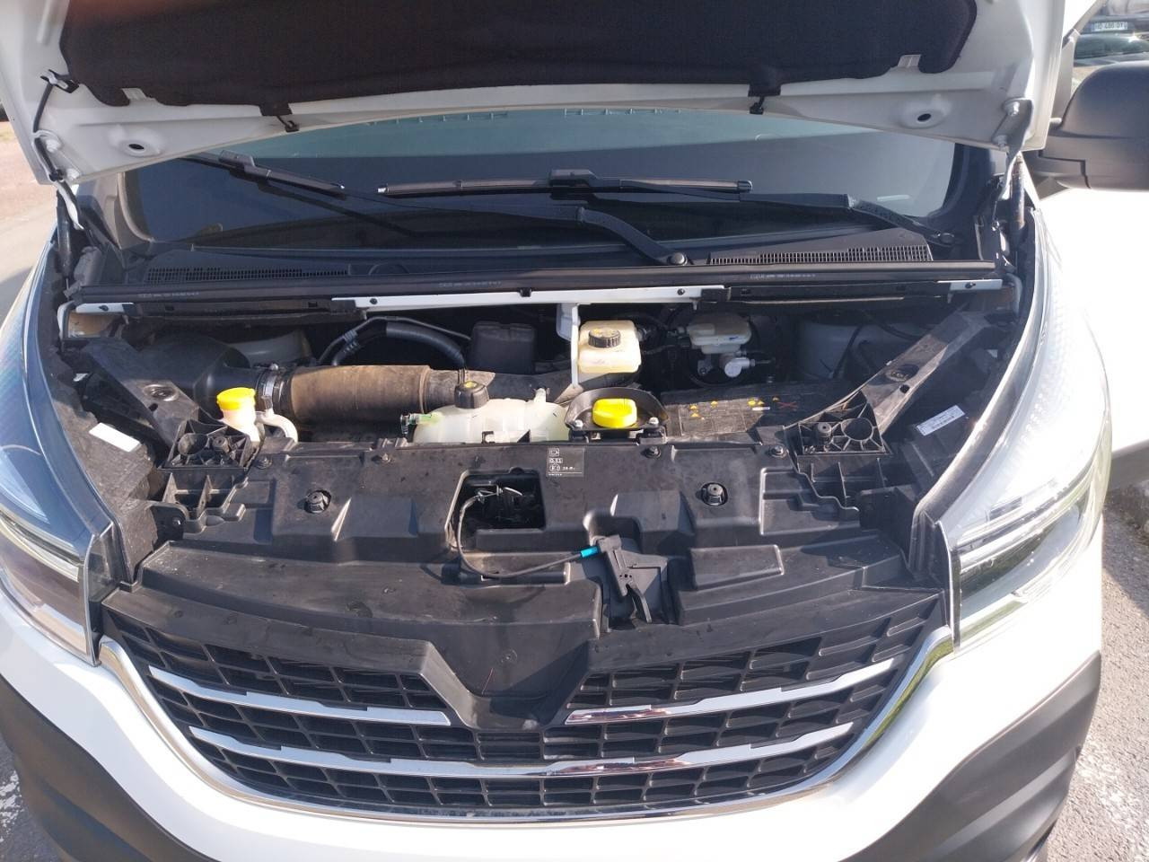 Vente en ligne Renault Trafic 3 Fourgon TRAFIC FGN L2H1 1300 KG DCI 120 au prix de 20 990 €