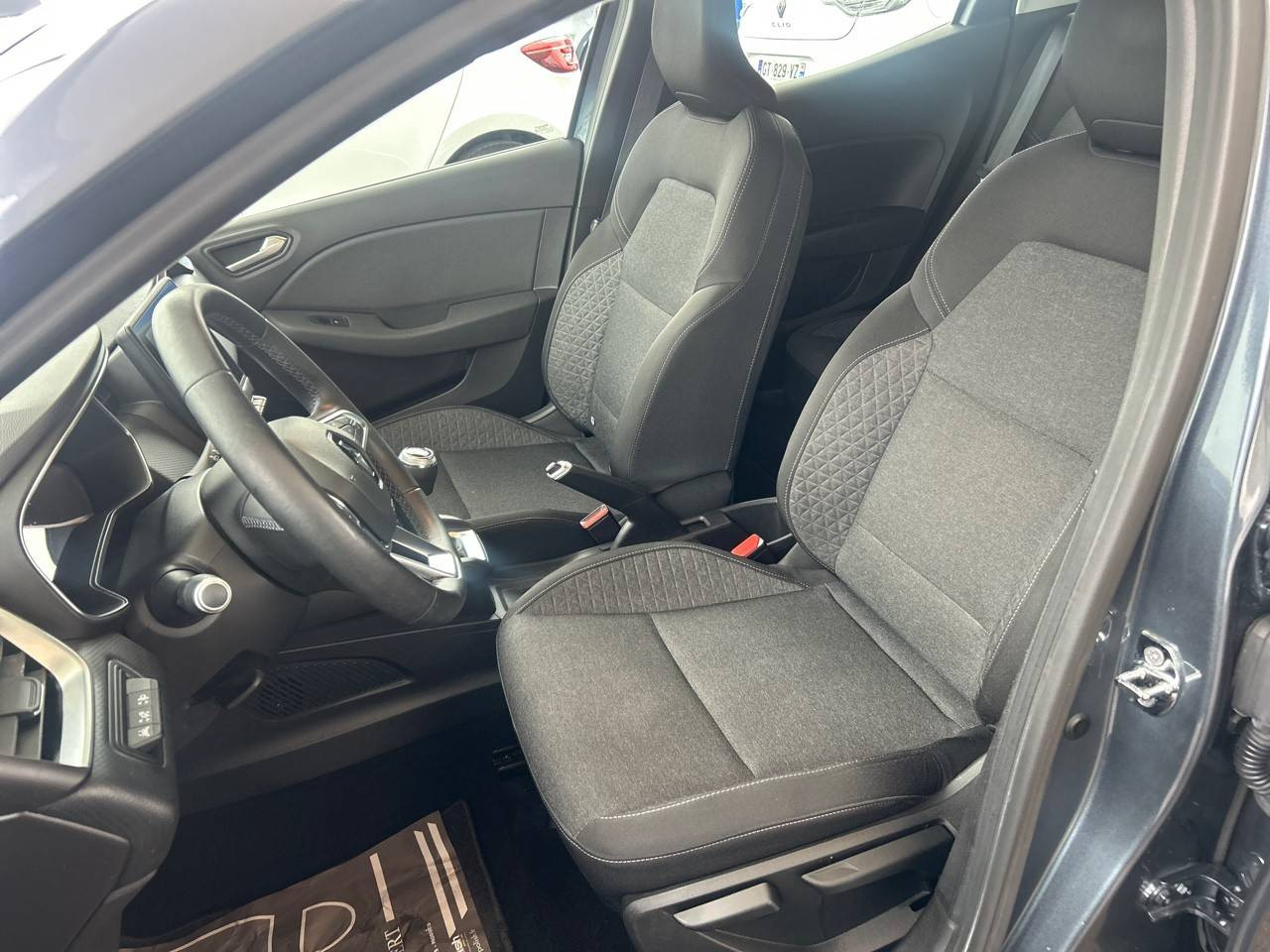 Vente en ligne Renault Clio 5 Clio Blue dCi 85 au prix de 14 290 €