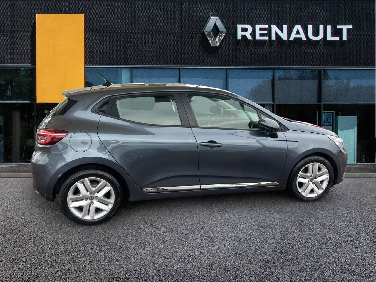 Vente en ligne Renault Clio 5 Clio Blue dCi 85 au prix de 14 290 €