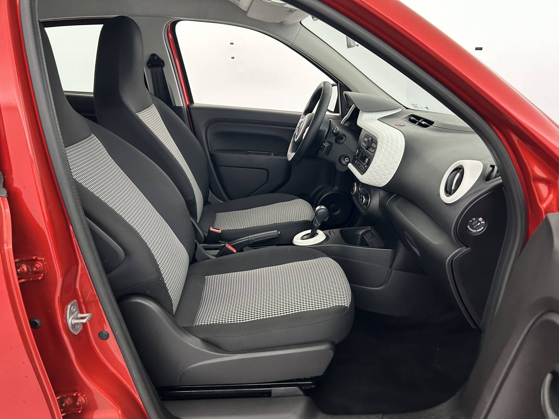 Vente en ligne Renault Twingo Electrique Twingo III E-Tech au prix de 10 790 €