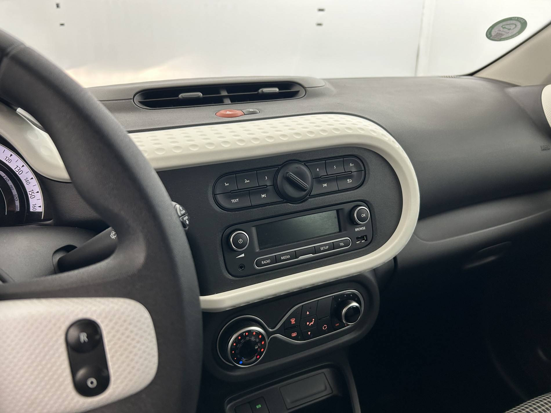 Vente en ligne Renault Twingo Electrique Twingo III E-Tech au prix de 10 790 €