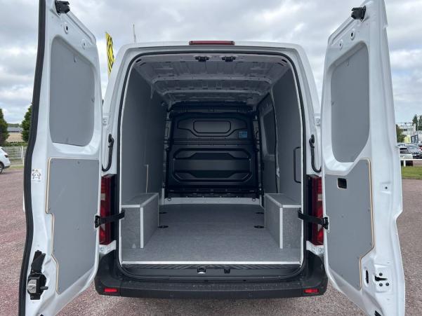 Vente en ligne Renault Master MASTER FGN TRAC 3T3 L2H2 BLUE DCI 130 au prix de 31 900 €