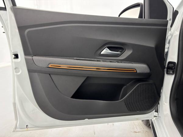 Vente en ligne Dacia Sandero  TCe 90 au prix de 14 390 €