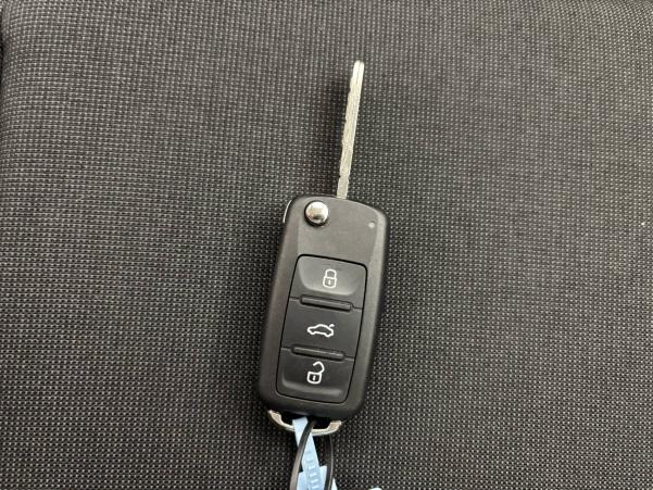 Vente en ligne Volkswagen E-Up  Electrique au prix de 10 990 €