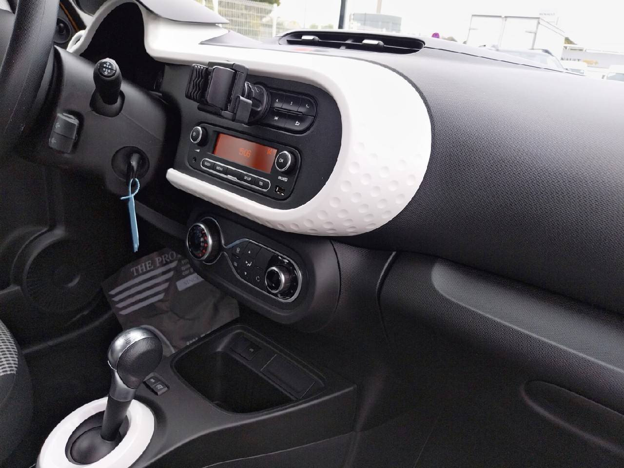 Vente en ligne Renault Twingo Electrique Twingo III E-Tech au prix de 11 490 €