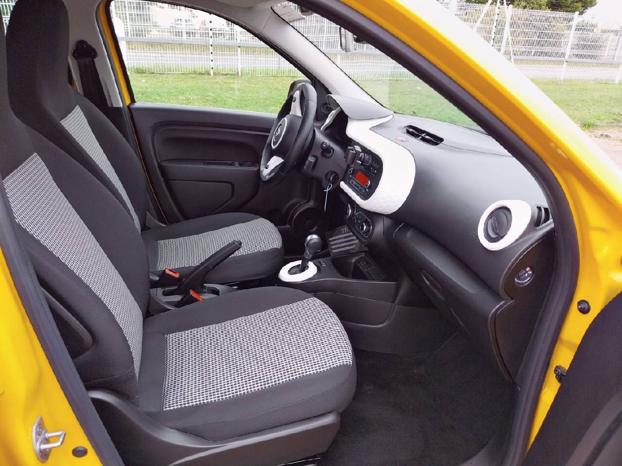 Vente en ligne Renault Twingo Electrique Twingo III E-Tech au prix de 11 490 €