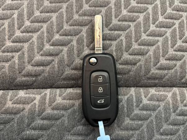 Vente en ligne Renault Clio 5 Clio SCe 65 au prix de 13 990 €