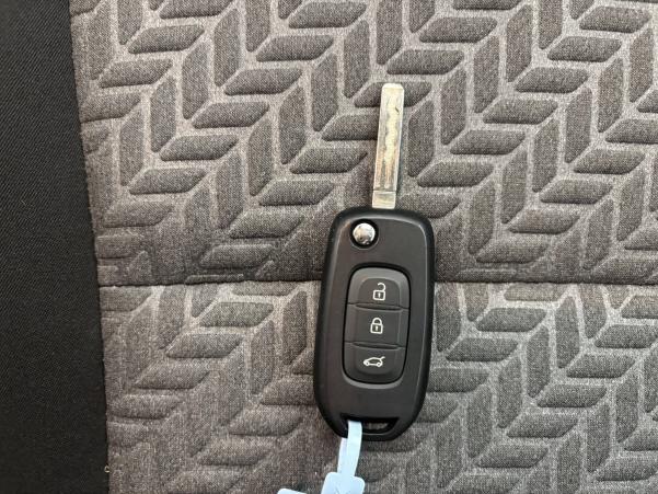 Vente en ligne Renault Clio 5 Clio SCe 65 au prix de 13 990 €