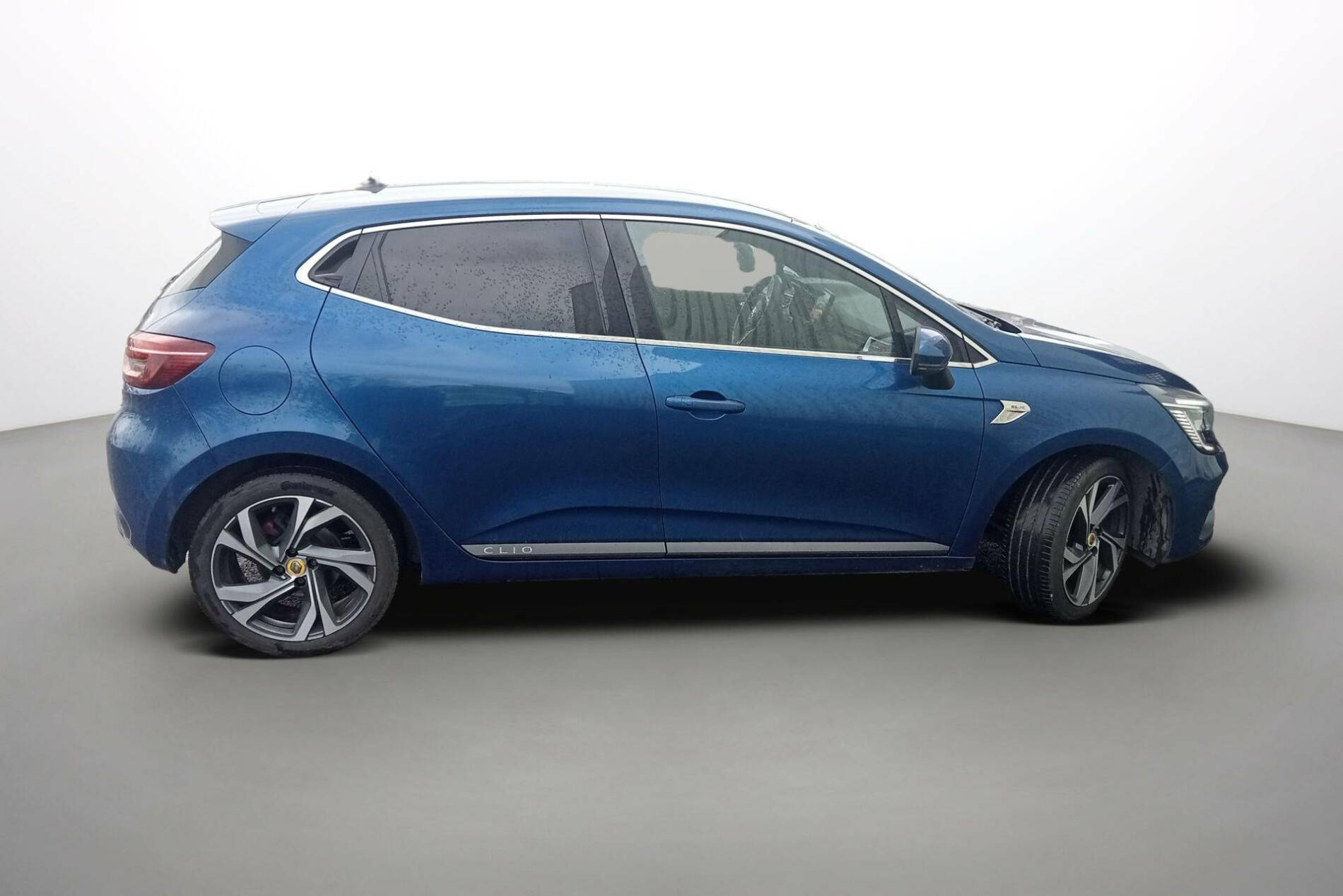 Vente en ligne Renault Clio 5 Clio Blue dCi 115 au prix de 15 990 €