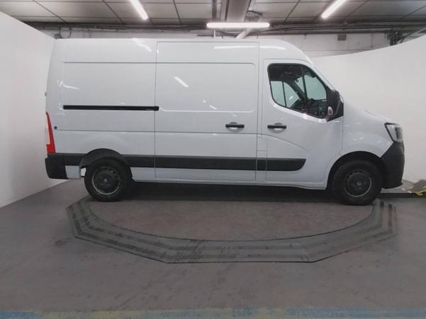 Vente en ligne Renault Master 3 Fourgon MASTER FGN TRAC F3300 L2H2 DCI 135 au prix de 20 890 €