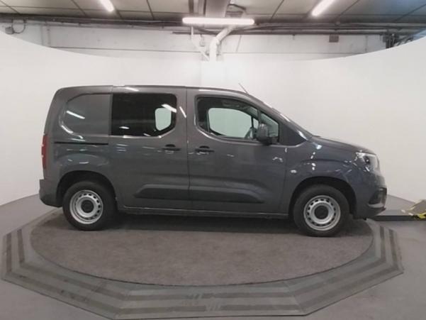 Vente en ligne Opel Combo Cargo  1.5 100 CH S/S L1H1 BVM5 STANDARD au prix de 15 990 €