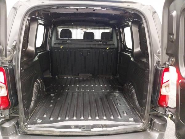 Vente en ligne Opel Combo Cargo  1.5 100 CH S/S L1H1 BVM5 STANDARD au prix de 15 990 €