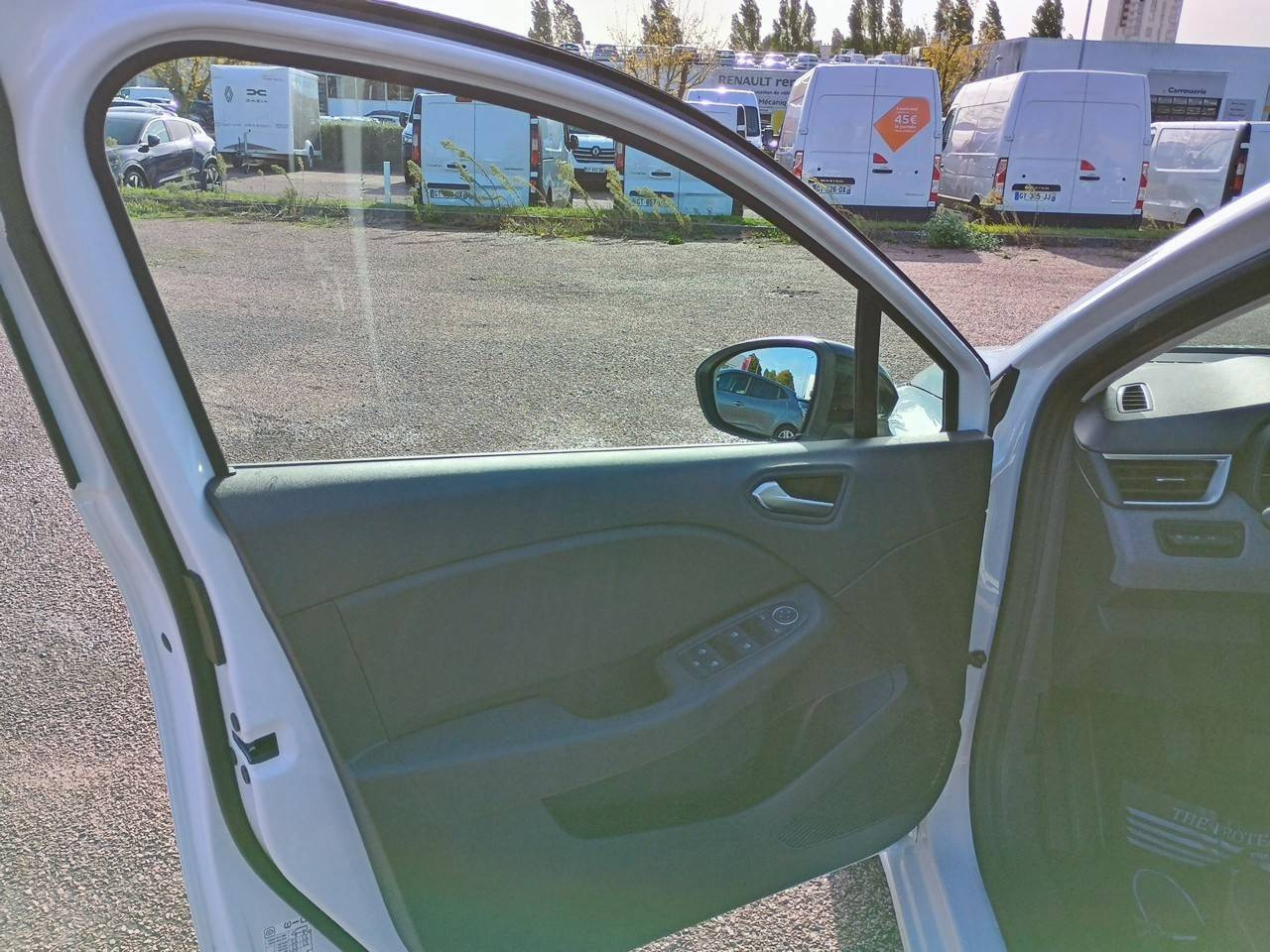 Vente en ligne Renault Clio 5 Clio SCe 65 ch GSR2 au prix de 13 990 €