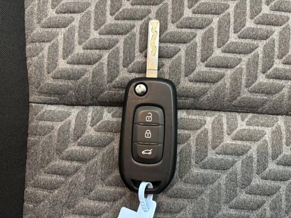 Vente en ligne Renault Clio 5 Clio Blue dCi 100 au prix de 17 590 €