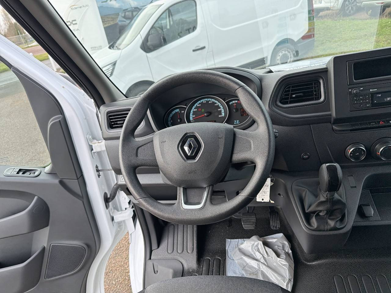 Vente en ligne Renault Master E-Tech MASTER ELECTRIQUE FGN L2H2 F3500 EV52 au prix de 35 990 €