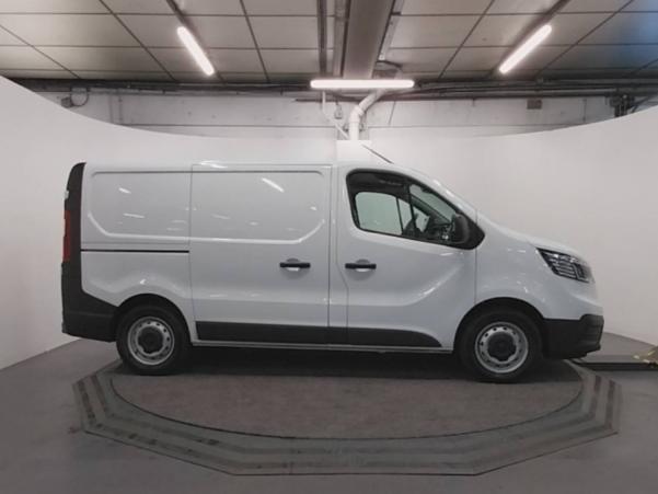 Vente en ligne Renault Trafic 3 Fourgon TRAFIC FGN L1H1 2800 KG BLUE DCI 130 au prix de 30 990 €