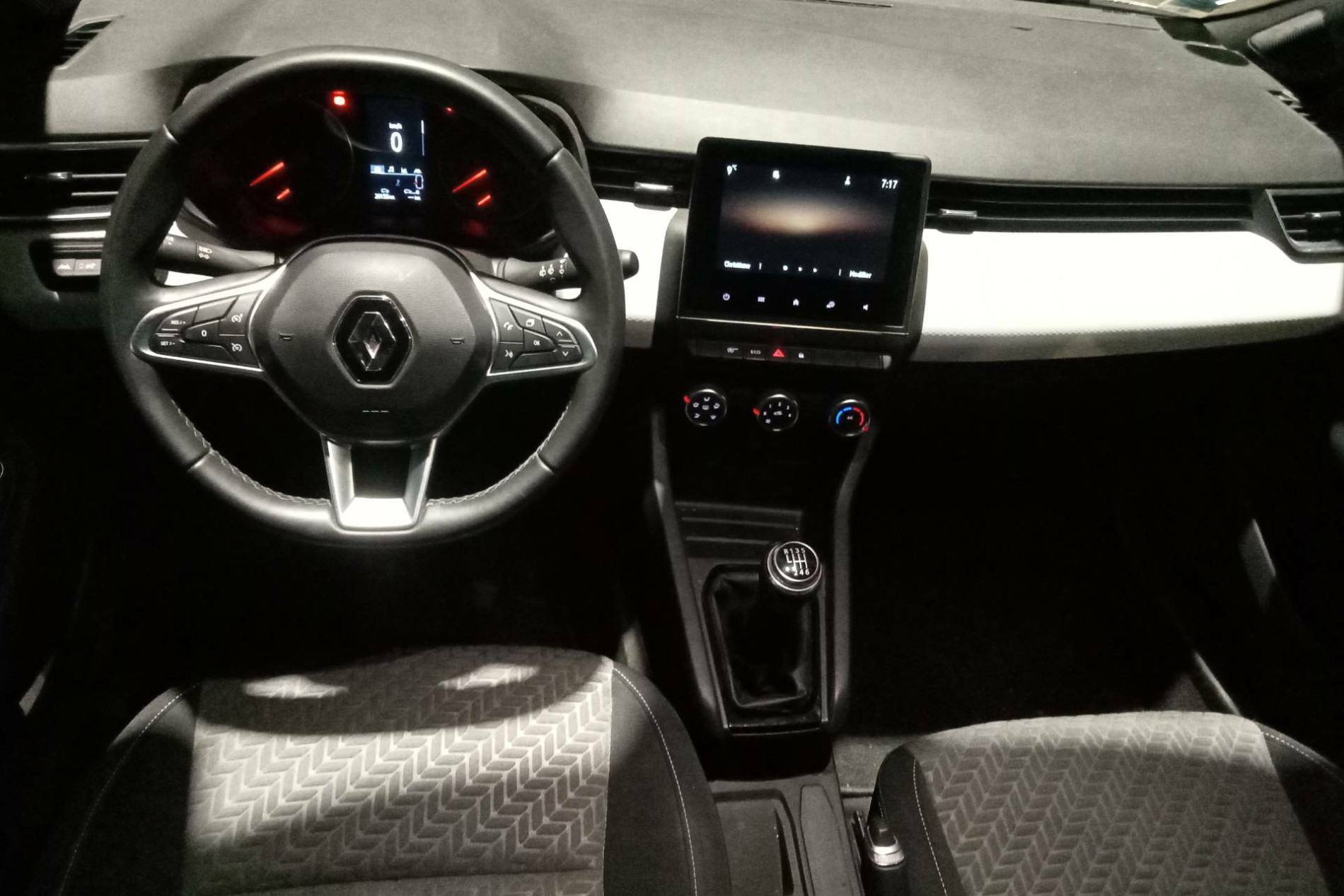 Vente en ligne Renault Clio 5 Clio TCe 90 - 21N au prix de 14 990 €