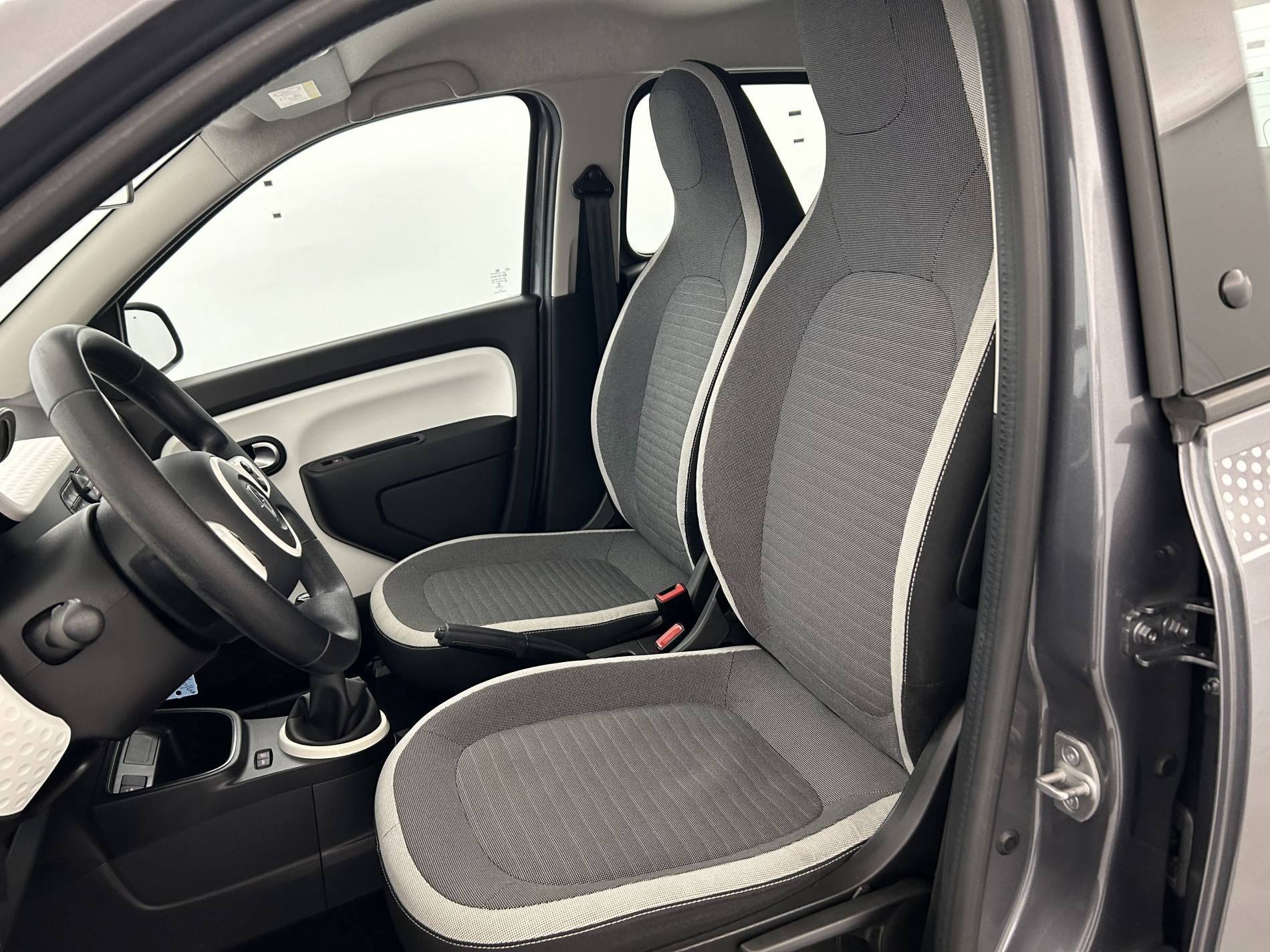 Vente en ligne Renault Twingo 3  SCe 65 - 21 au prix de 12 390 €