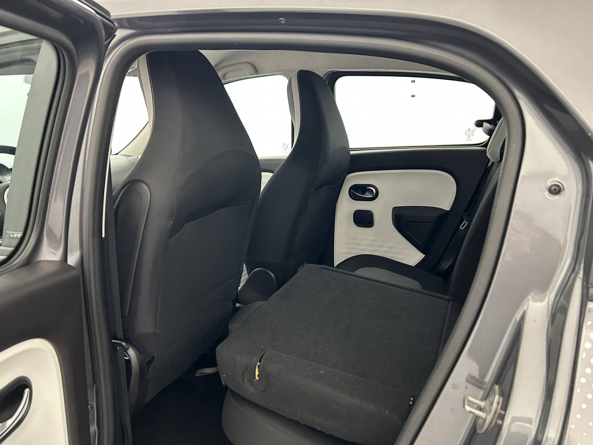 Vente en ligne Renault Twingo 3  SCe 65 - 21 au prix de 12 390 €