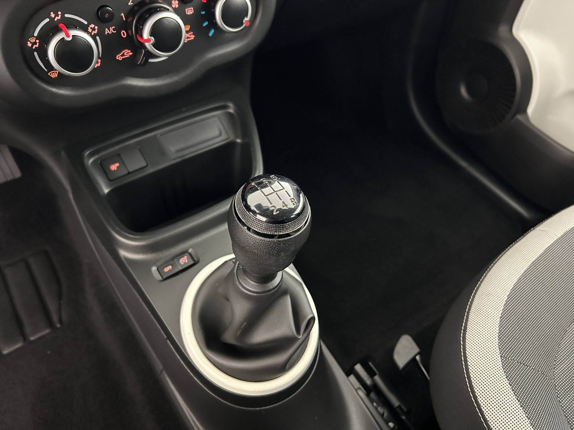 Vente en ligne Renault Twingo 3  SCe 65 - 21 au prix de 12 390 €