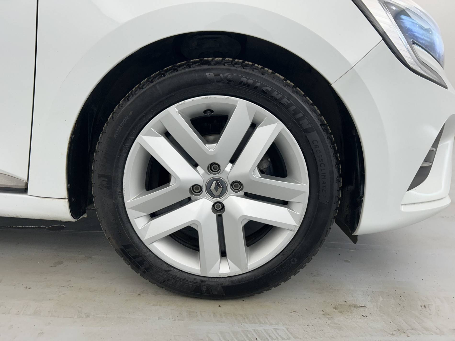 Vente en ligne Renault Clio 5 Clio TCe 90 X-Tronic - 21N au prix de 13 990 €