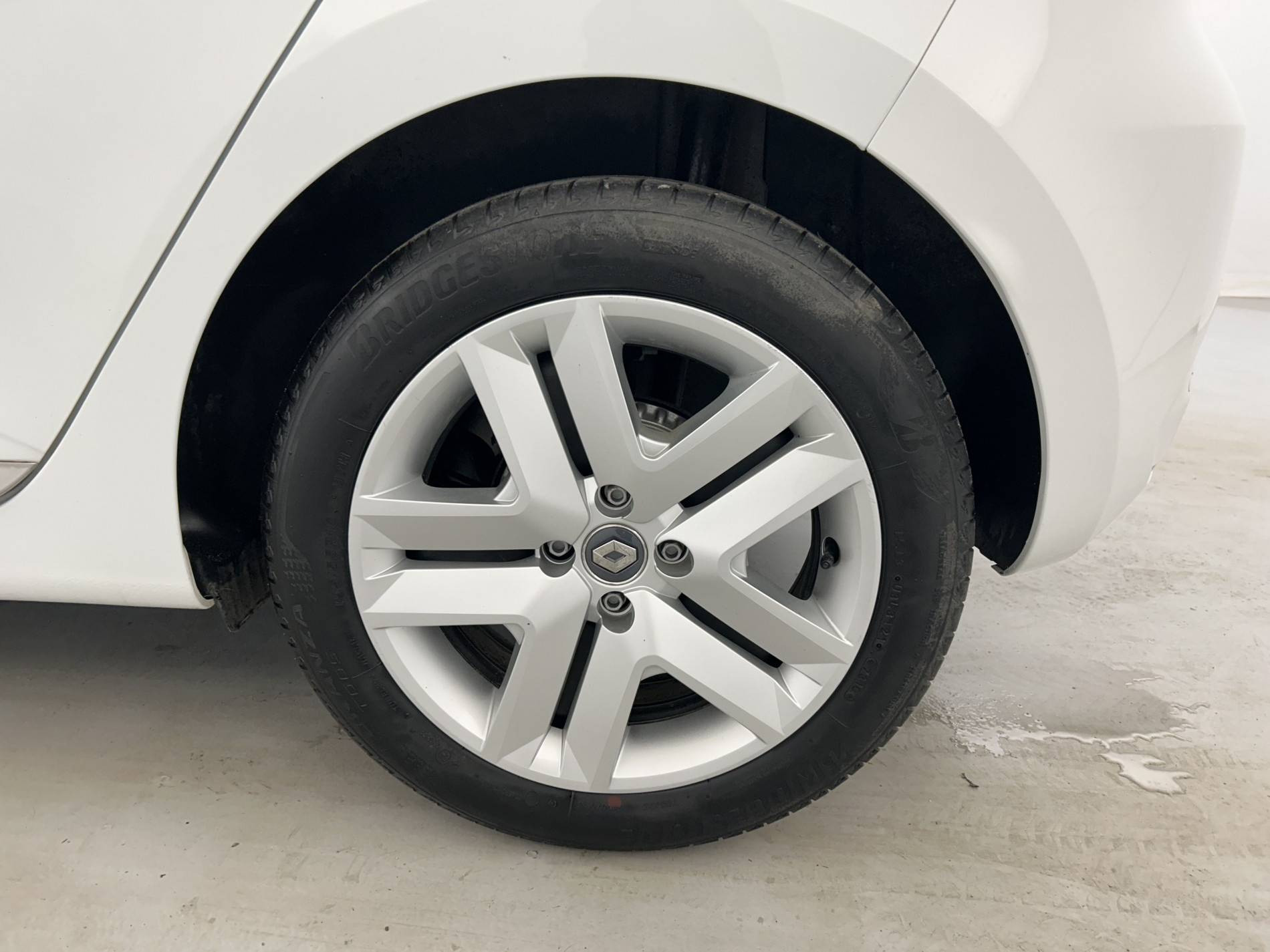 Vente en ligne Renault Clio 5 Clio TCe 90 X-Tronic - 21N au prix de 13 990 €