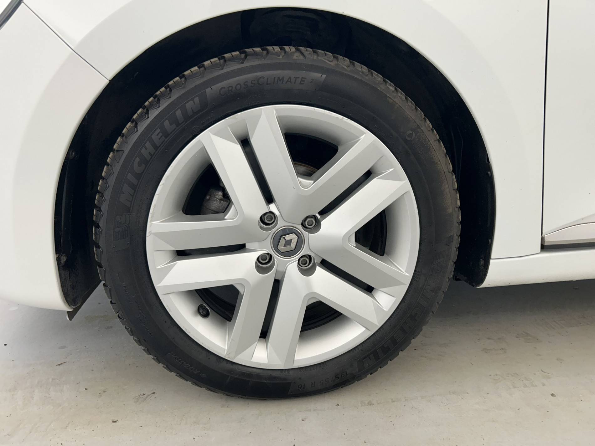 Vente en ligne Renault Clio 5 Clio TCe 90 X-Tronic - 21N au prix de 13 990 €