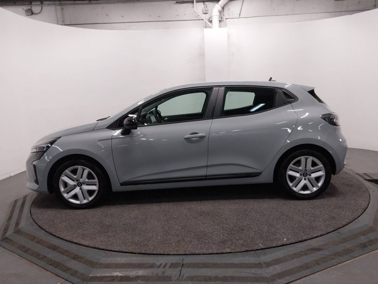 Vente en ligne Renault Clio 5 Clio E-Tech full hybrid 145 ch GSR2 au prix de 22 900 €