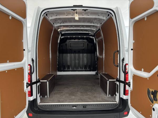 Vente en ligne Renault Master Fourgon MASTER FGN TRAC F3500 L2H2 BLUE DCI 135 au prix de 25 990 €