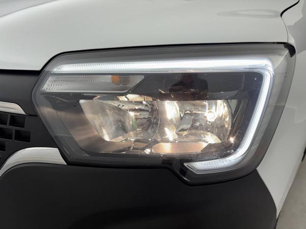 Vente en ligne Renault Master Fourgon MASTER FGN TRAC F3500 L2H2 BLUE DCI 135 au prix de 25 990 €