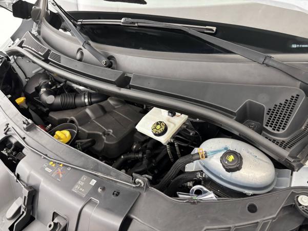 Vente en ligne Renault Master Fourgon MASTER FGN TRAC F3500 L2H2 BLUE DCI 135 au prix de 25 990 €