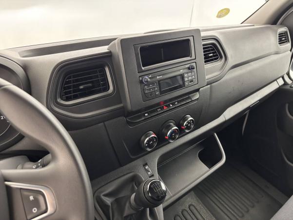 Vente en ligne Renault Master Fourgon MASTER FGN TRAC F3500 L2H2 BLUE DCI 135 au prix de 25 990 €