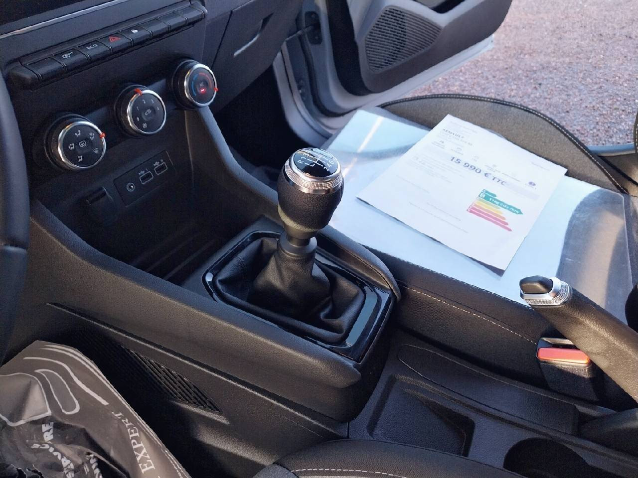 Vente en ligne Renault Clio 5 Clio TCe 90 au prix de 15 990 €