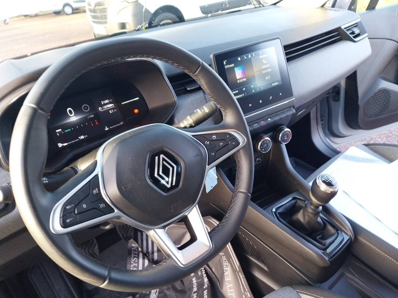 Vente en ligne Renault Clio 5 Clio TCe 90 au prix de 15 990 €