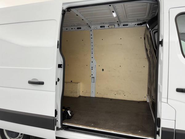 Vente en ligne Renault Master Fourgon MASTER FGN TRAC F3500 L2H2 BLUE DCI 135 au prix de 27 990 €
