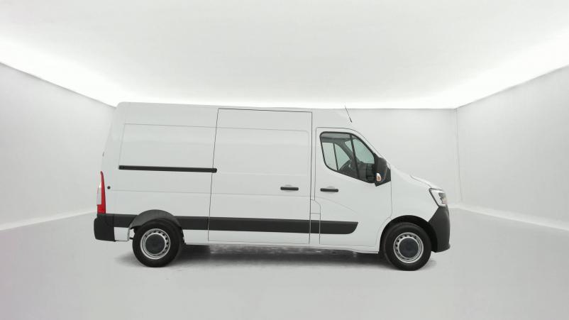 Vente en ligne Renault Master Fourgon MASTER FGN TRAC F3500 L2H2 BLUE DCI 135 au prix de 27 990 €