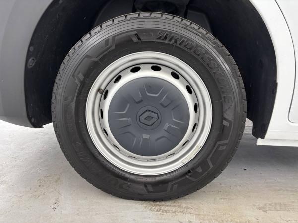 Vente en ligne Renault Master Fourgon MASTER FGN TRAC F3500 L2H2 BLUE DCI 135 au prix de 27 990 €