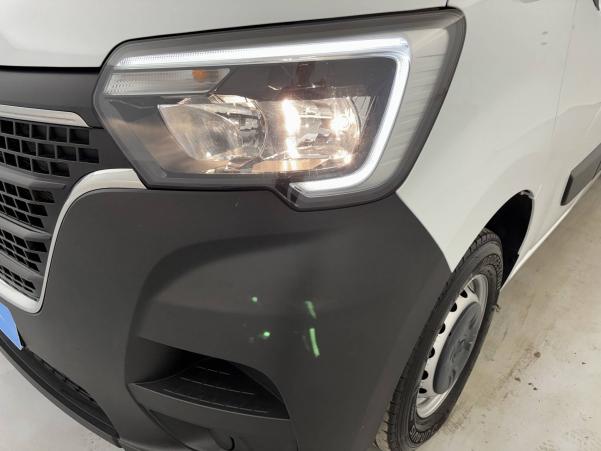 Vente en ligne Renault Master Fourgon MASTER FGN TRAC F3500 L2H2 BLUE DCI 135 au prix de 27 990 €