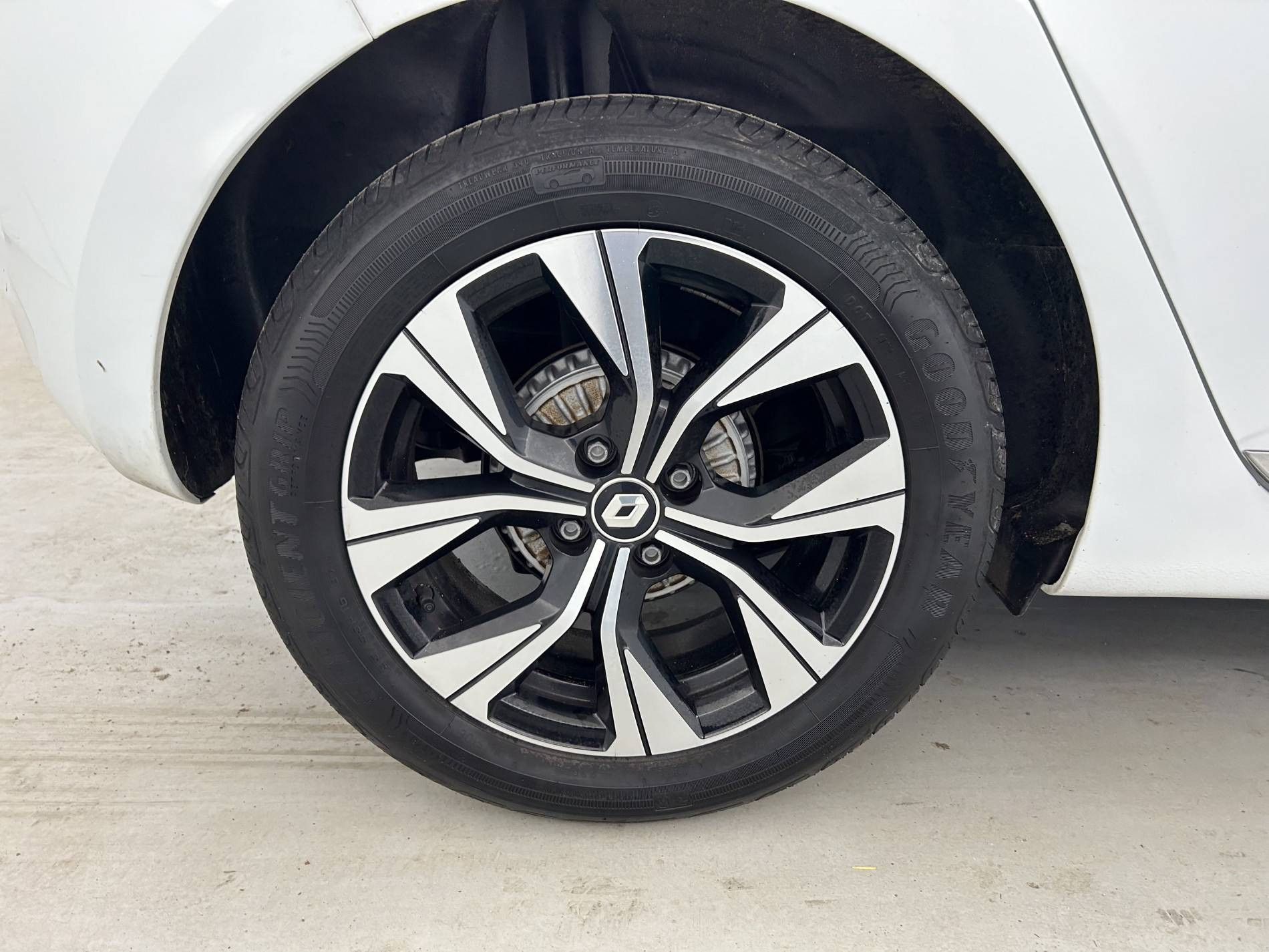 Vente en ligne Renault Clio 5 Clio SCe 65 au prix de 13 990 €