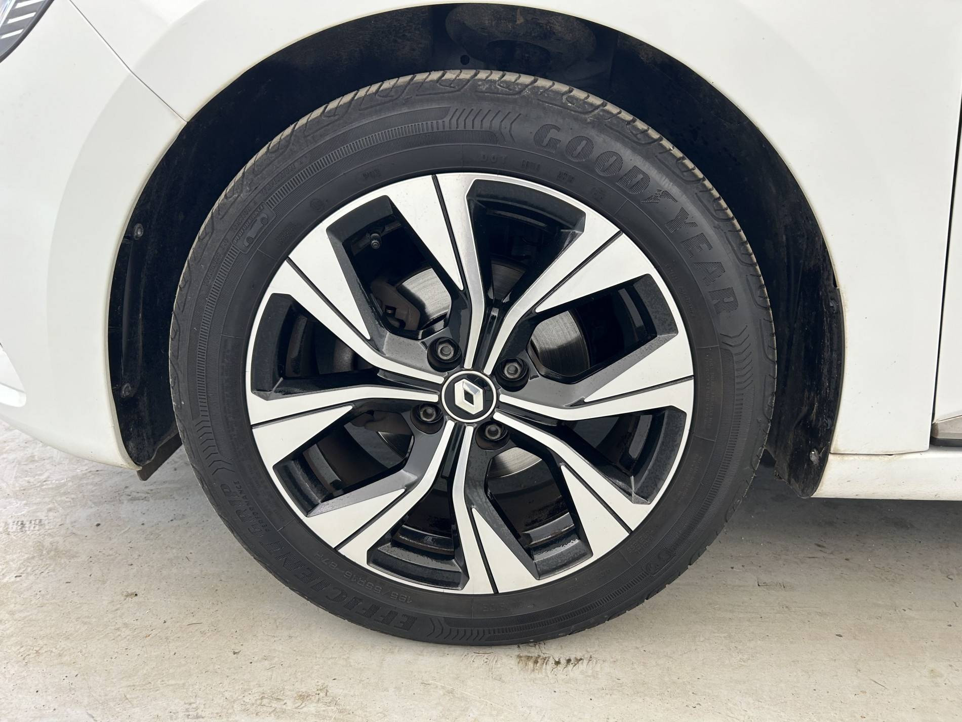 Vente en ligne Renault Clio 5 Clio SCe 65 au prix de 13 990 €