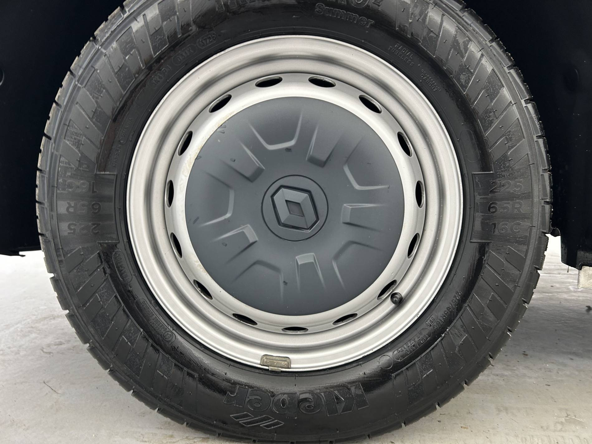 Vente en ligne Renault Master Fourgon MASTER FGN TRAC F3500 L2H2 BLUE DCI 135 au prix de 25 490 €