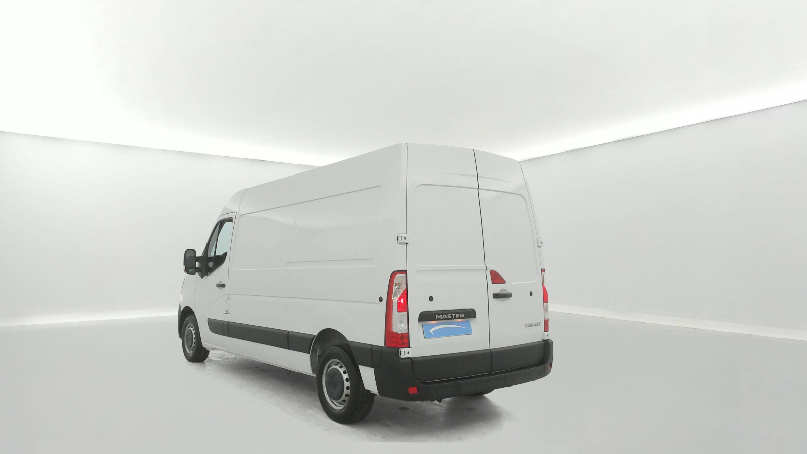 Vente en ligne Renault Master Fourgon MASTER FGN TRAC F3500 L2H2 BLUE DCI 135 au prix de 25 490 €