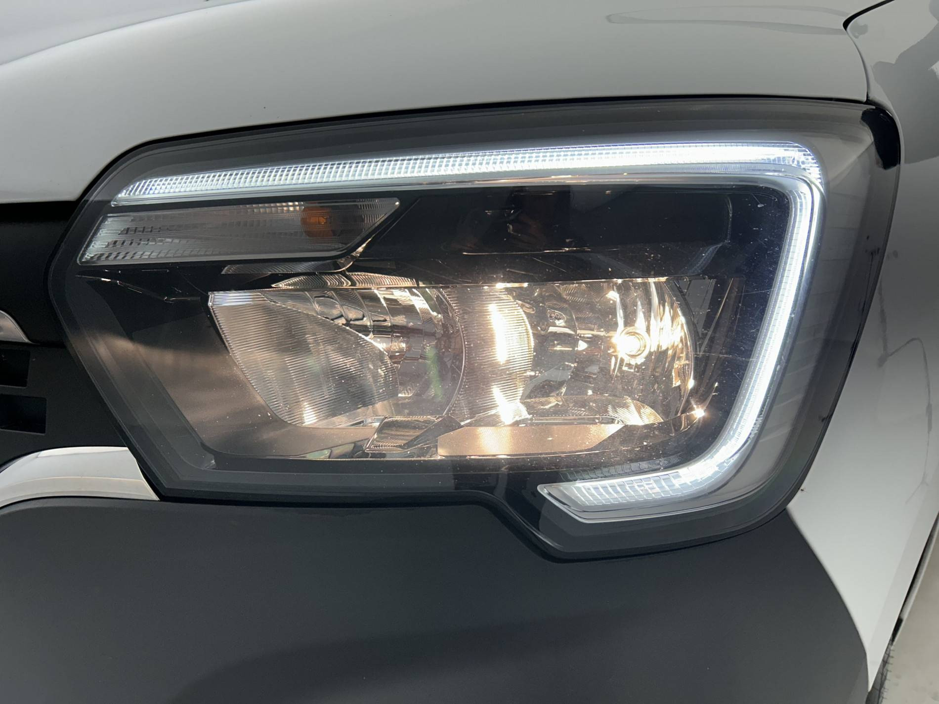 Vente en ligne Renault Master Fourgon MASTER FGN TRAC F3500 L2H2 BLUE DCI 135 au prix de 25 490 €