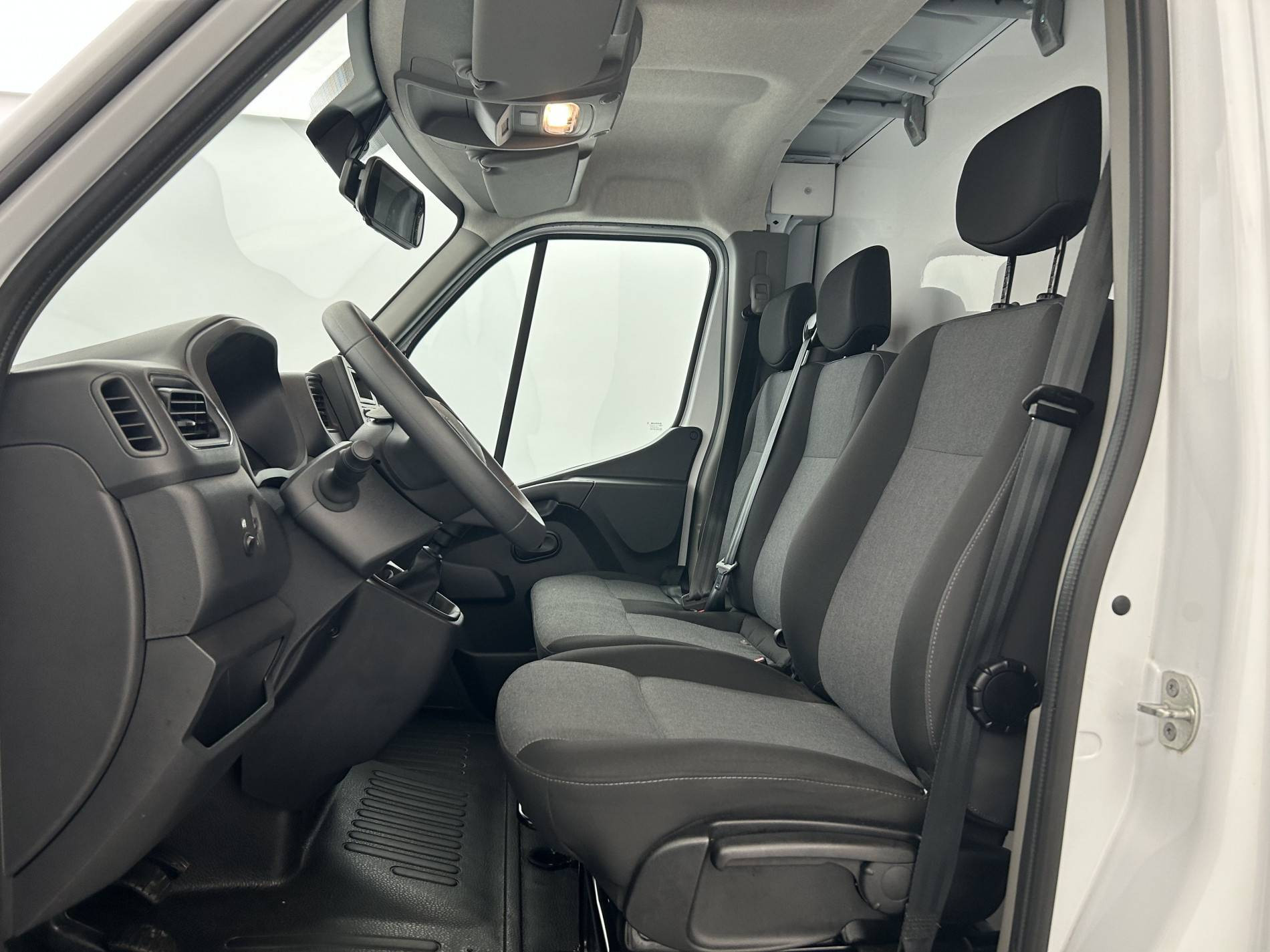 Vente en ligne Renault Master 3 Châssis Cabine MASTER PHC TRAC F3500 L3H1 BLUE DCI 145 EURO VI au prix de 32 990 €