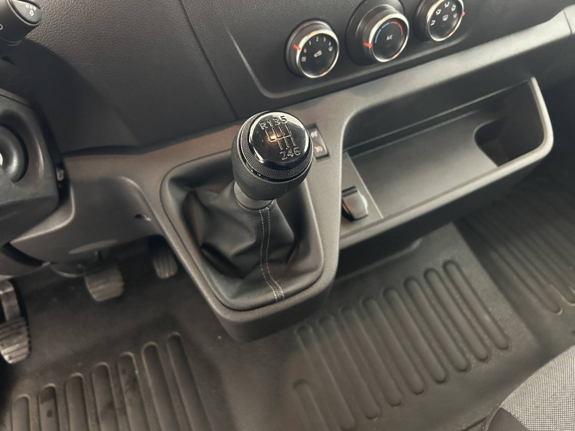 Vente en ligne Renault Master 3 Châssis Cabine MASTER PHC TRAC F3500 L3H1 BLUE DCI 145 EURO VI au prix de 32 990 €