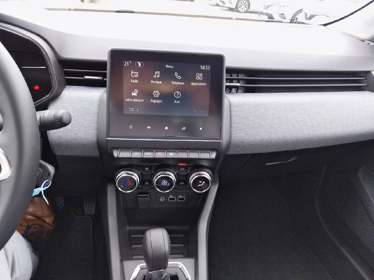 Vente en ligne Renault Clio 5 Clio E-Tech full hybrid 145 ch GSR2 au prix de 19 790 €