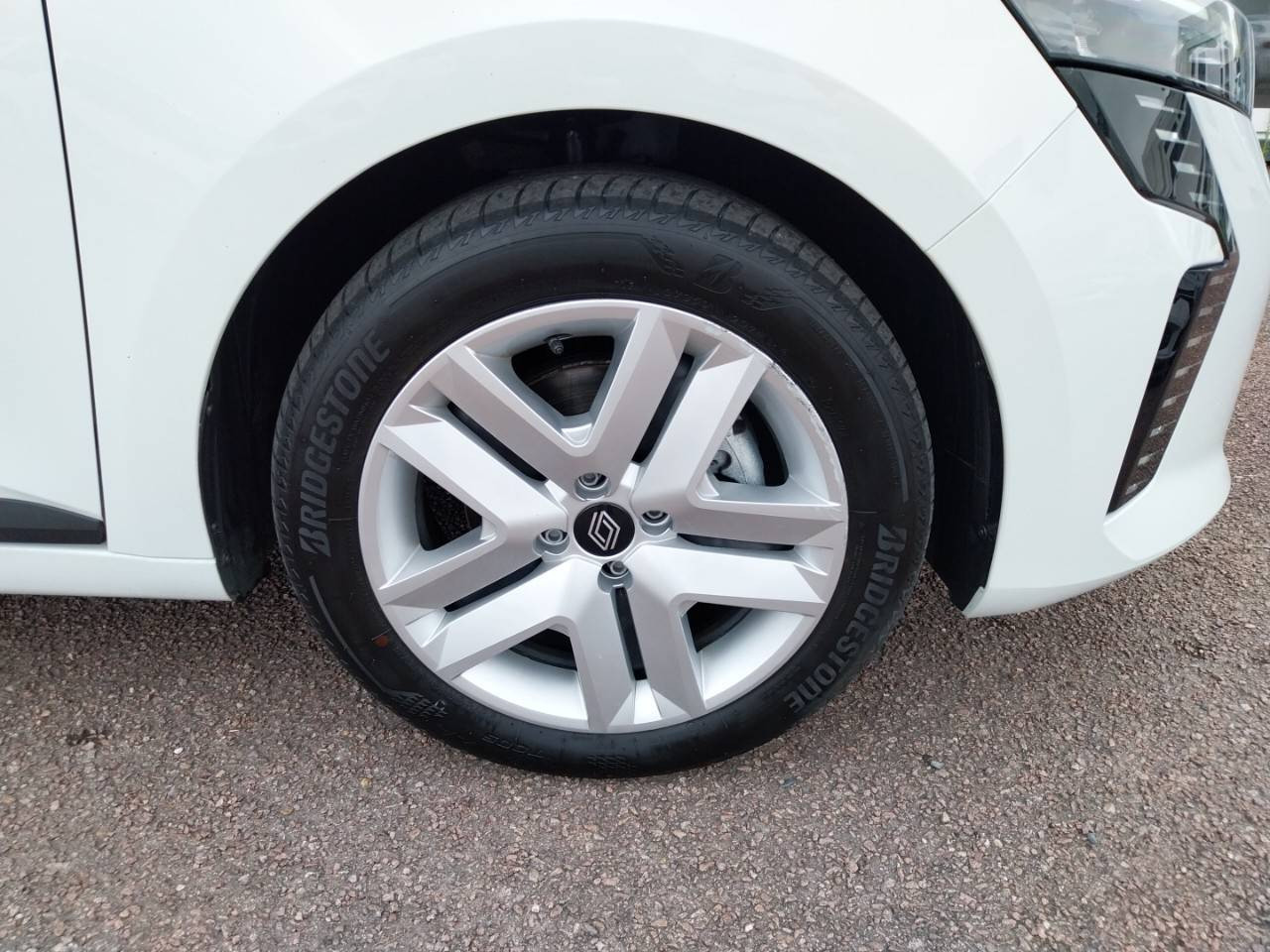 Vente en ligne Renault Clio 5 Clio E-Tech full hybrid 145 ch GSR2 au prix de 19 790 €