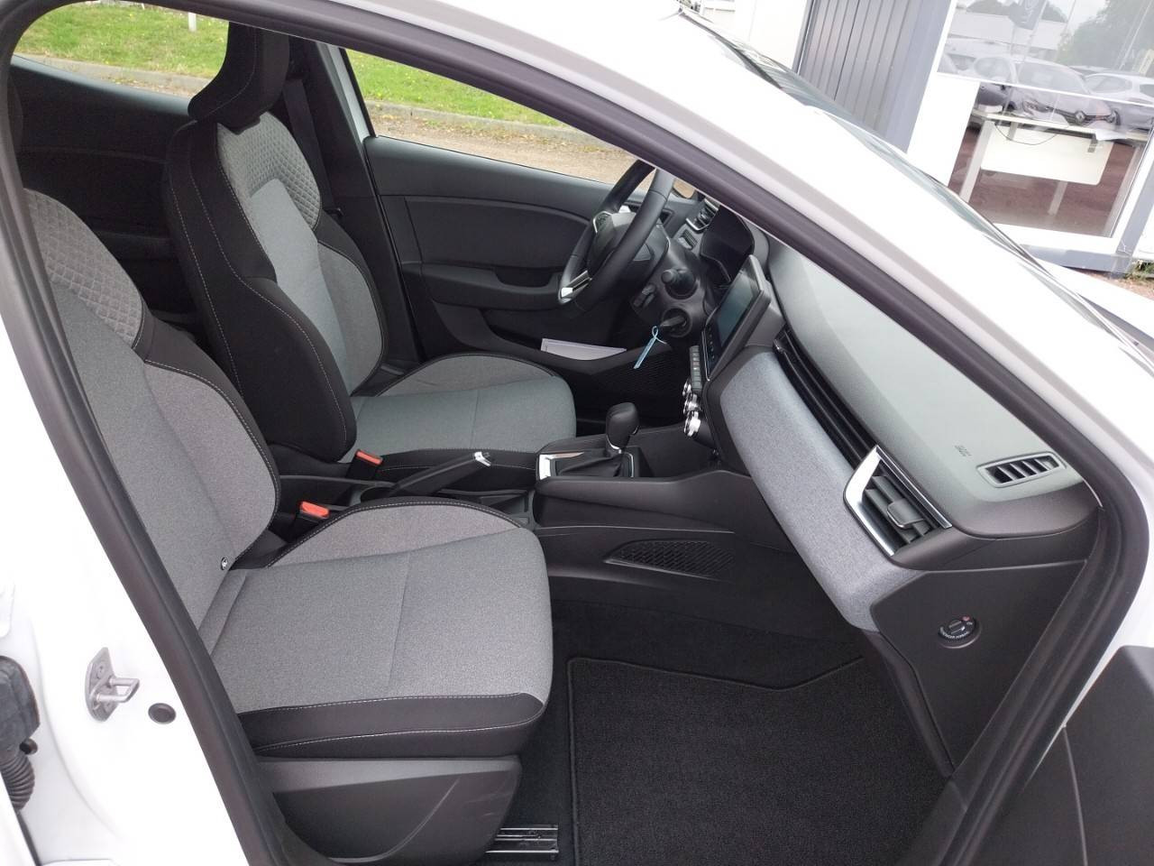 Vente en ligne Renault Clio 5 Clio E-Tech full hybrid 145 ch GSR2 au prix de 19 790 €