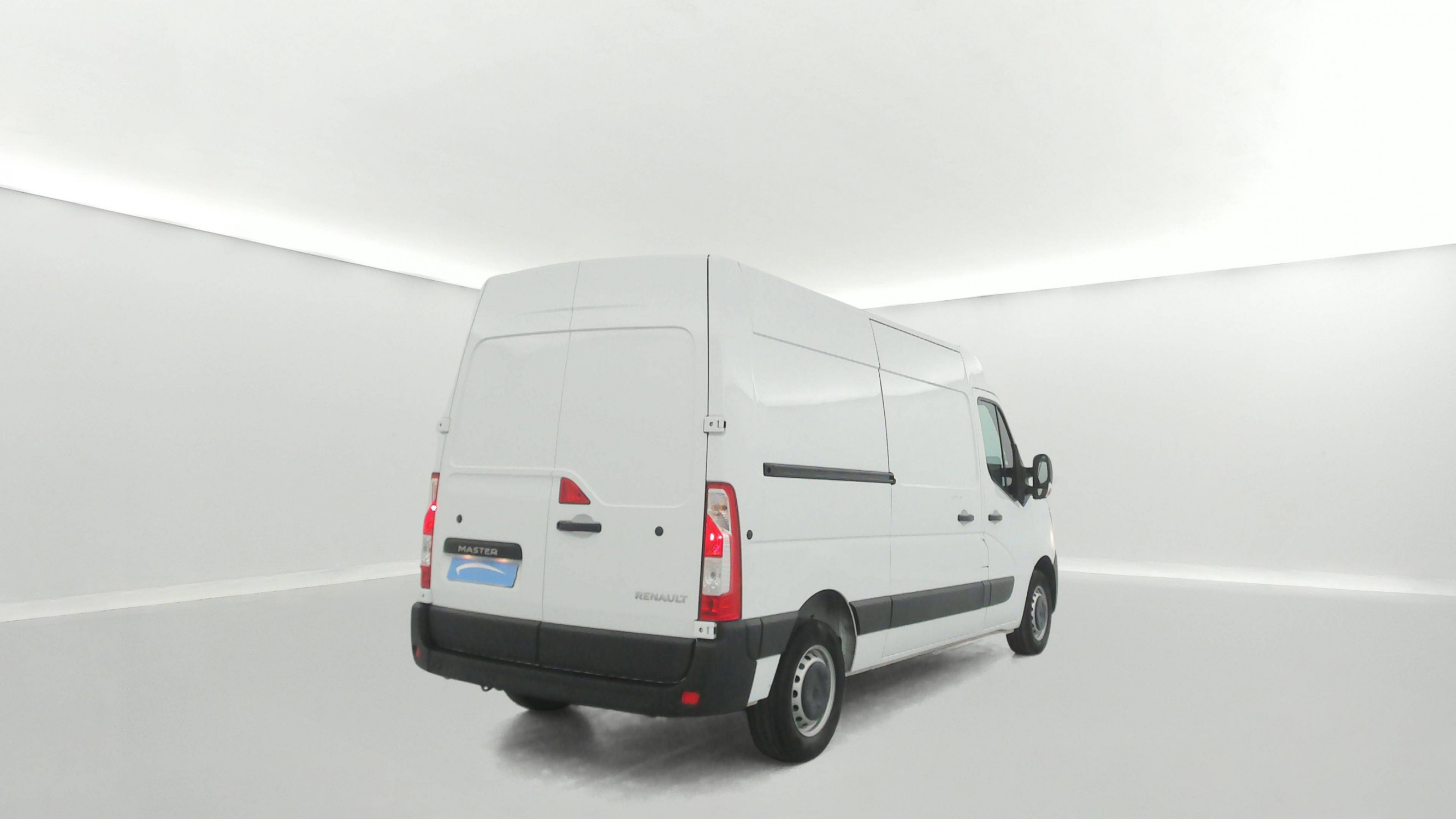 Vente en ligne Renault Master Fourgon MASTER FGN TRAC F3500 L2H2 BLUE DCI 135 au prix de 27 390 €