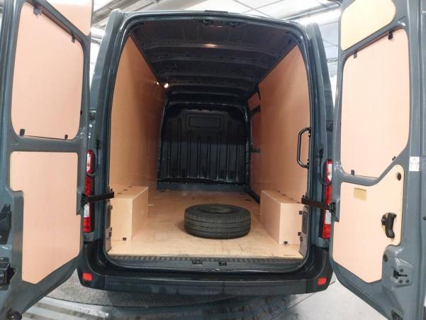 Vente en ligne Renault Master 3 Fourgon MASTER FGN TRAC F3500 L3H2 BLUE DCI 150 au prix de 25 490 €